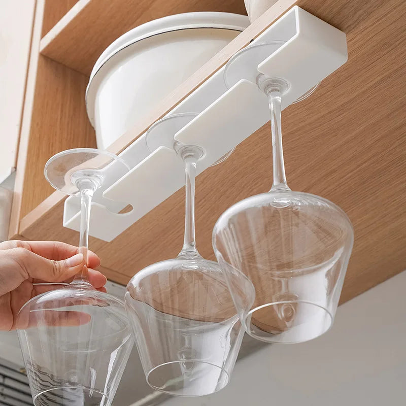 Stylish support to hang wine glasses