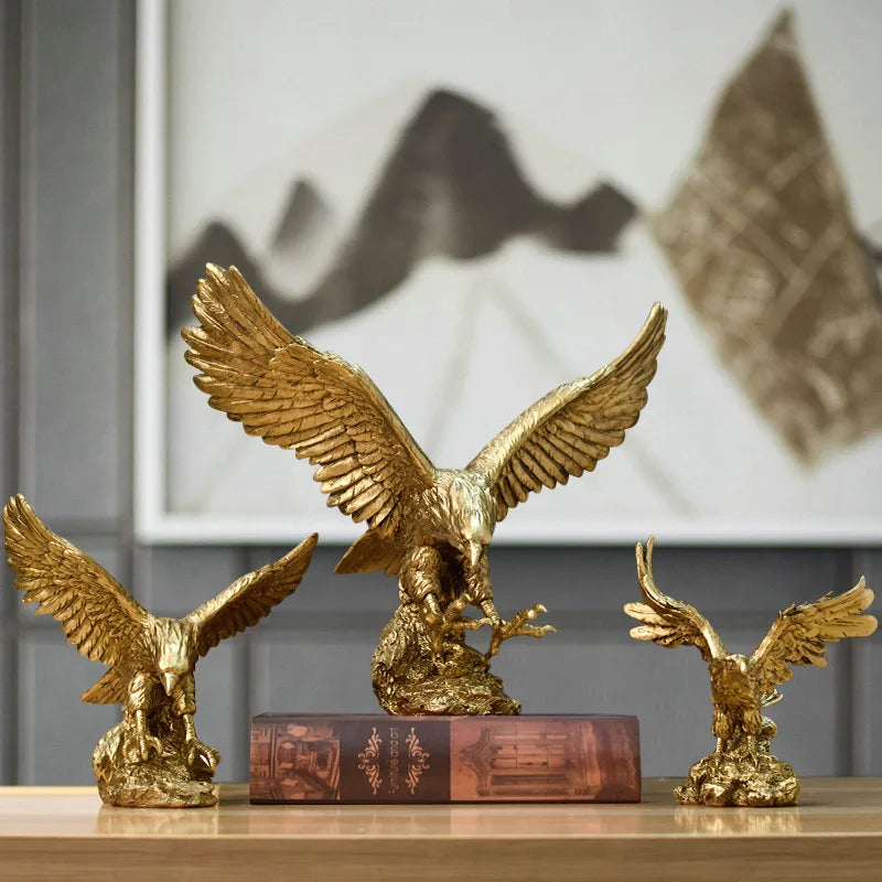 Eagle sculpture 'look beyond the mountains'