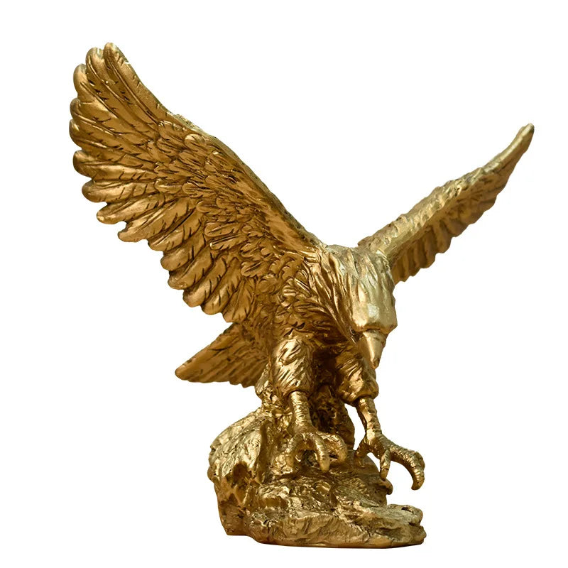 Eagle sculpture 'look beyond the mountains'