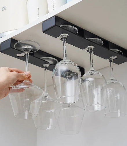 Stilvoller Weinglashalter/Porte-verre à vin élégant