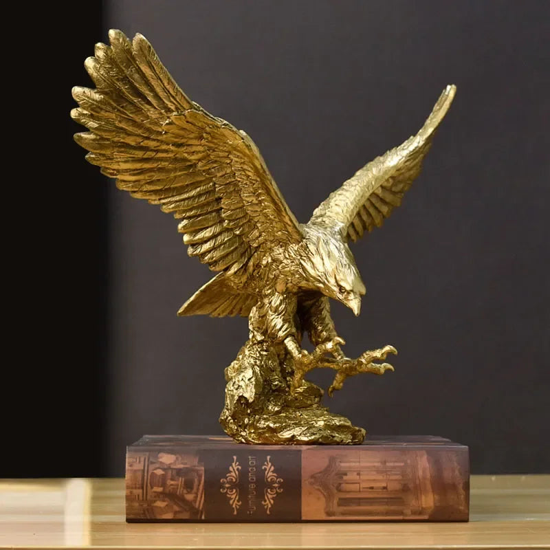 Eagle sculpture 'look beyond the mountains'